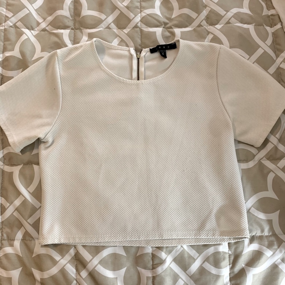 Snap White Crop Top Short Sleeve Shirt